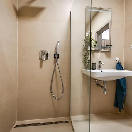 La Glace S Bezplatnym Parkoviskom Appartement *